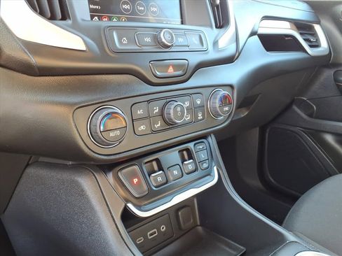Used 2021 GMC Terrain SLE w/ Driver Convenience Package AWD/4WD image 18