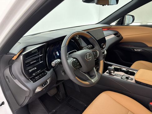Used 2026 Lexus RX 350 w/ Convenience Package AWD/4WD image 4