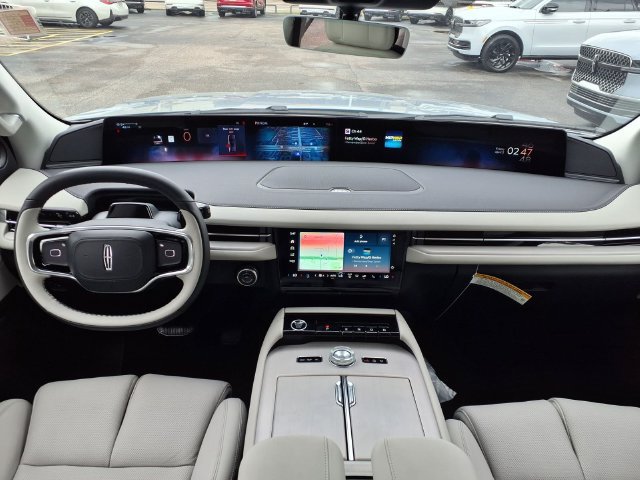 New 2026 Lincoln Navigator Premiere AWD/4WD image 10