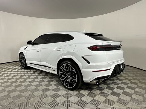 Used 2025 Lamborghini Urus SE image 3