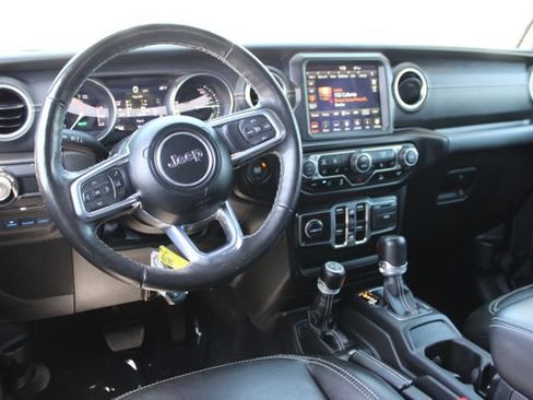 Used 2023 Jeep Wrangler Unlimited Sahara w/ Cold Weather Group AWD/4WD image 16
