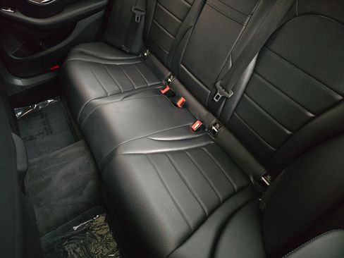 Used 2018 Mercedes-Benz C 300 4MATIC Sedan image 16