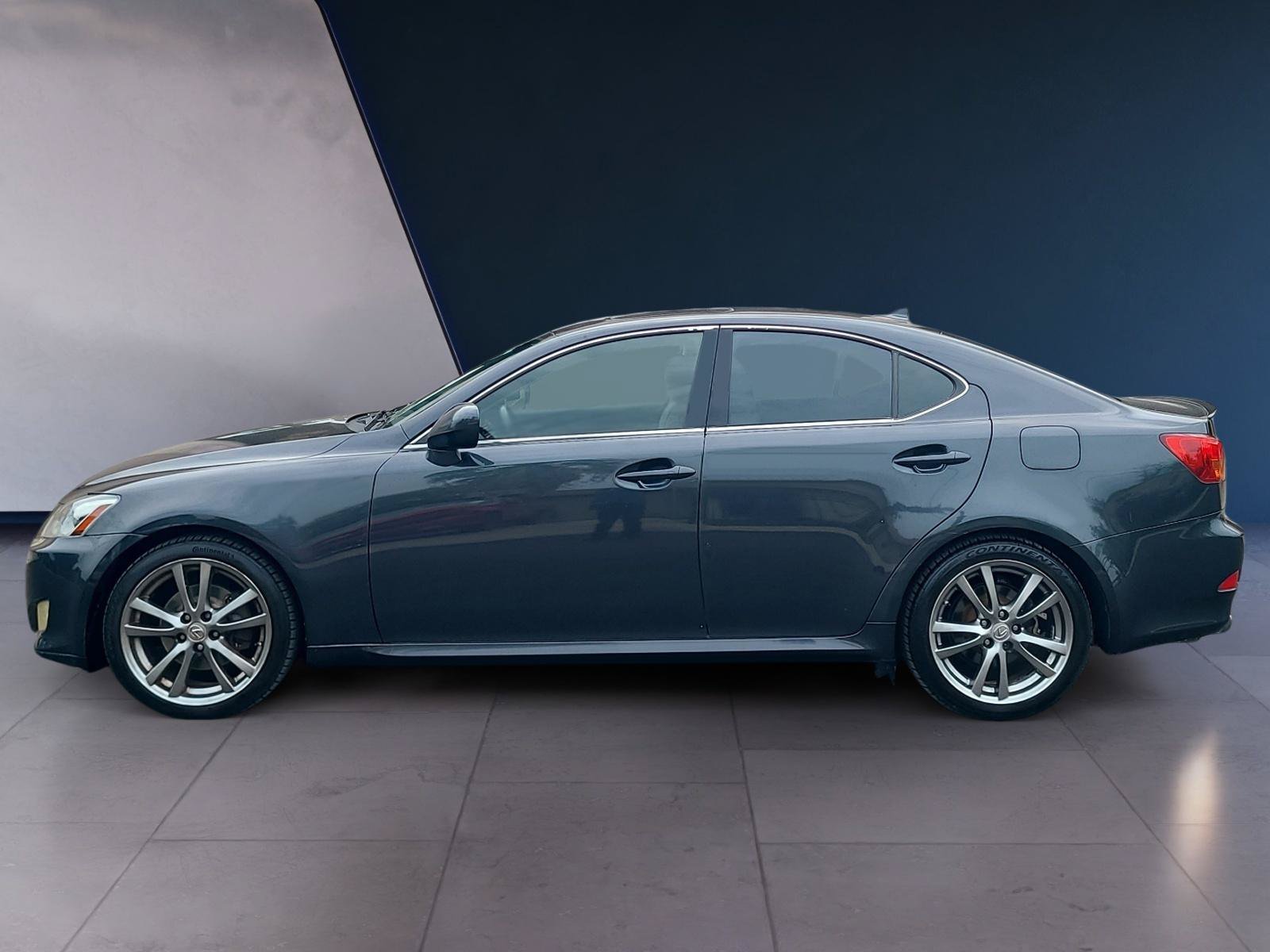 Used 2008 Lexus IS 250 w/ Premium Pkg RWD image 2
