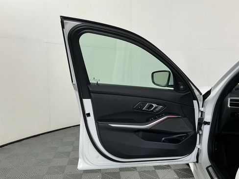 Certified 2025 BMW 330i Sedan w/ Premium Package RWD image 19