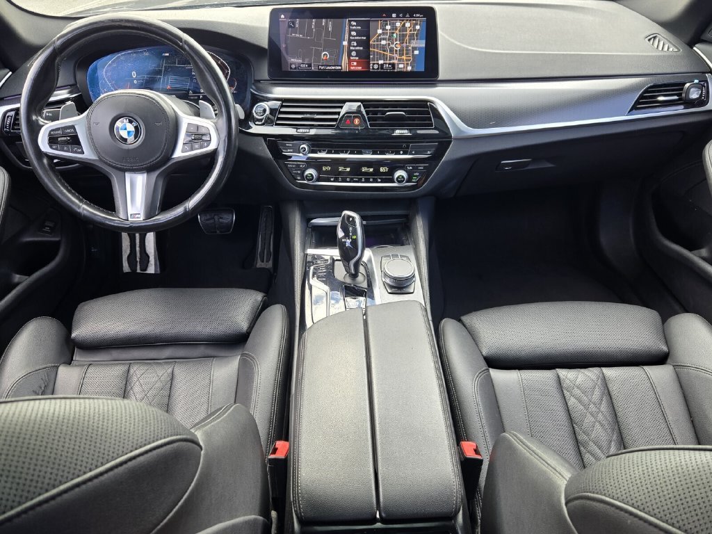 Used 2021 BMW 530i w/ M Sport Package RWD image 12