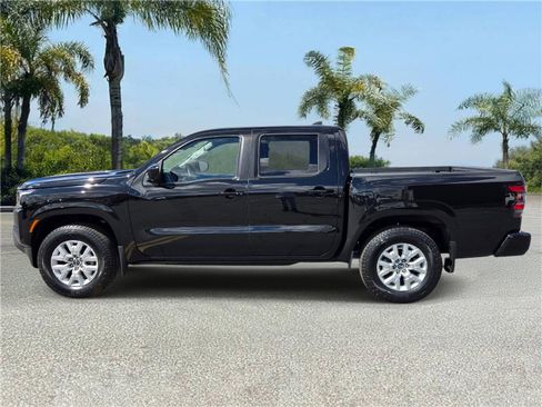 Used 2023 Nissan Frontier SV w/ SV Convenience Package RWD image 2