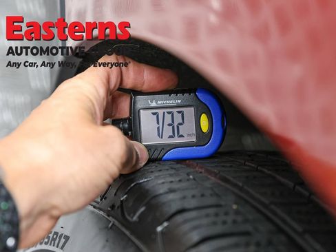 Used 2019 Chevrolet Equinox LT w/ Sun & Navigation Package AWD/4WD image 28
