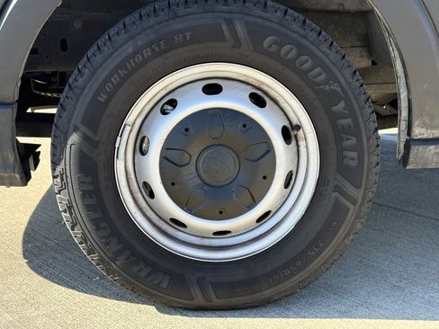 Used 2023 Ford Transit 250 Medium Roof image 12