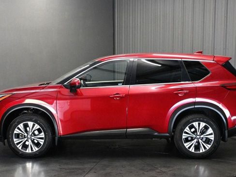 Used 2021 Nissan Rogue SV FWD image 8