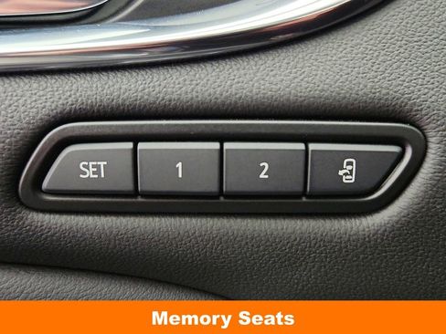 Used 2020 Buick Enclave Avenir w/ Avenir Technology Package AWD/4WD image 21