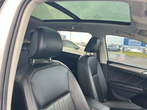 Certified 2022 Volkswagen Tiguan SE image 32