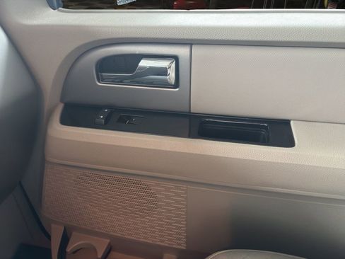 Used 2012 Ford Expedition Limited image 11