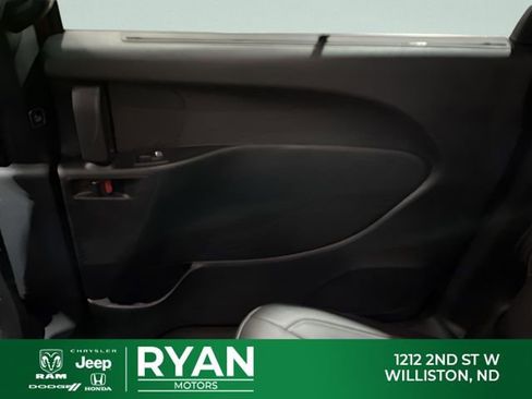 New 2026 Chrysler Pacifica Select AWD/4WD image 48