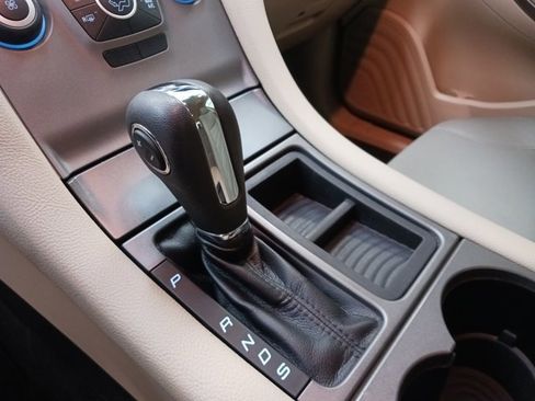 Used 2017 Ford Taurus SE image 23