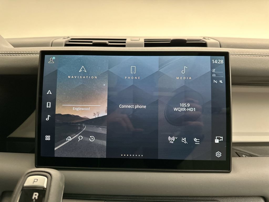 New 2025 Land Rover Defender 110 S AWD/4WD image 12