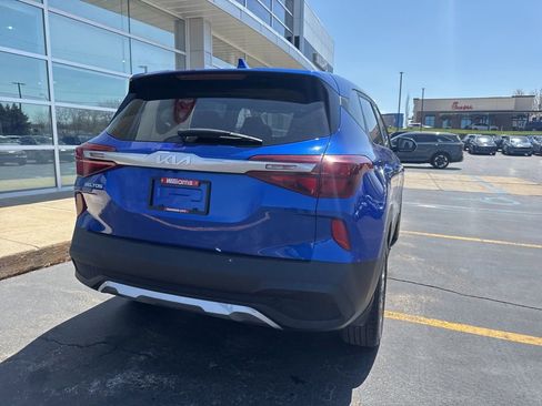 Used 2023 Kia Seltos LX AWD/4WD image 6