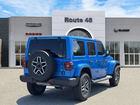 Used 2025 Jeep Wrangler Unlimited Sahara w/ Safety Group AWD/4WD image 5