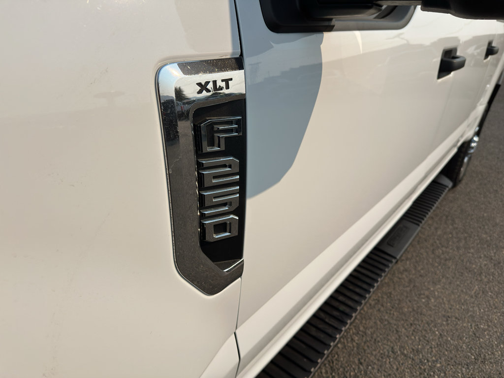 Used 2022 Ford F250 XLT w/ Camper Package AWD/4WD image 7
