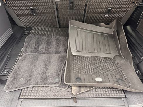 Used 2023 Land Rover Defender 110 X-Dynamic SE image 60