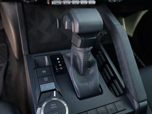 Used 2025 Toyota Tacoma SR5 image 9