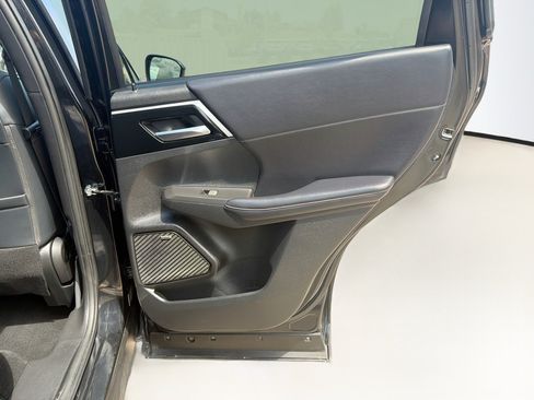 Used 2025 Mitsubishi Outlander SE AWD/4WD image 32