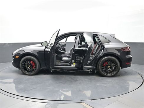 Used 2018 Porsche Macan GTS image 28