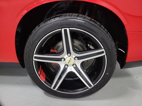 Used 2020 Dodge Challenger SXT image 8