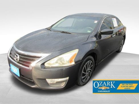Used 2014 Nissan Altima 2.5 S w/ Display Audio Package FWD image 1