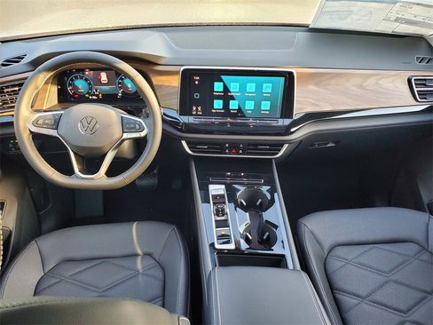 New 2026 Volkswagen Atlas SE image 5