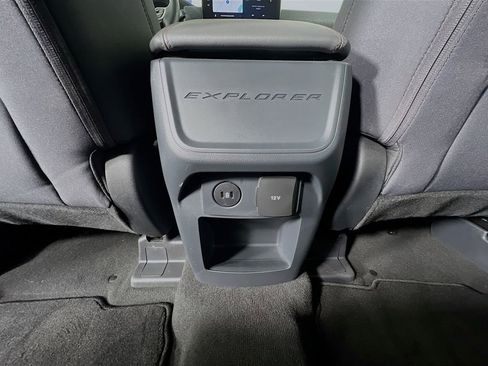 Used 2026 Ford Explorer Active AWD/4WD image 39