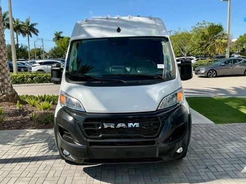 Used 2025 RAM ProMaster 2500 w/ Convenience Group FWD image 3