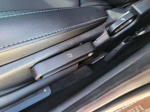 Used 2016 MINI Cooper 4-Door Hardtop image 15