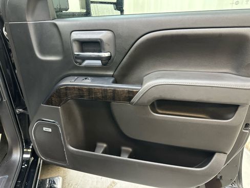 Used 2016 GMC Sierra 2500 Denali w/ Duramax Plus Package image 27