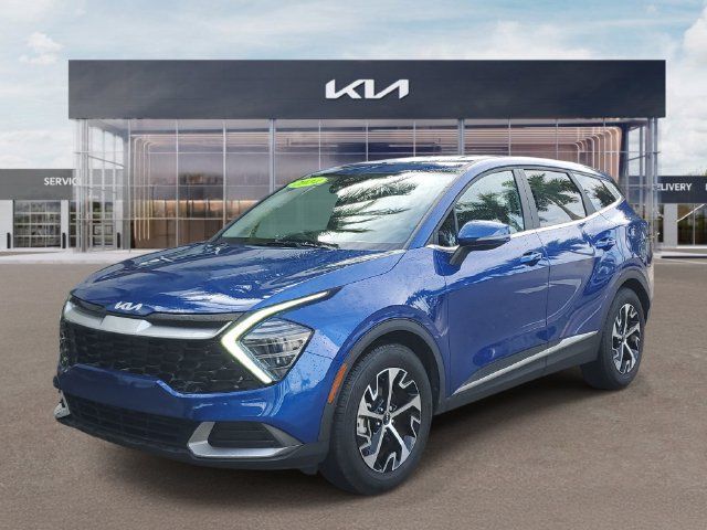 Certified 2024 Kia Sportage EX FWD image 3