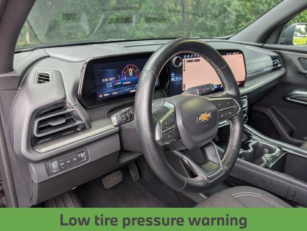 Used 2025 Chevrolet Traverse LT AWD/4WD image 33