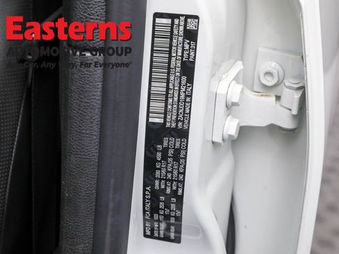 Used 2021 Jeep Renegade Limited image 34