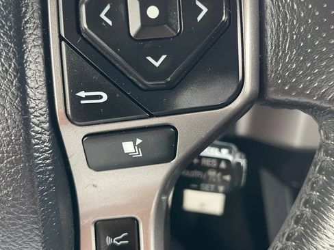 Used 2018 Toyota Tacoma 2WD Double Cab image 28