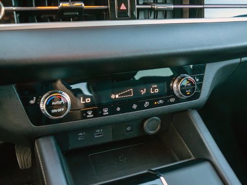 Used 2024 Mitsubishi Outlander SE image 21