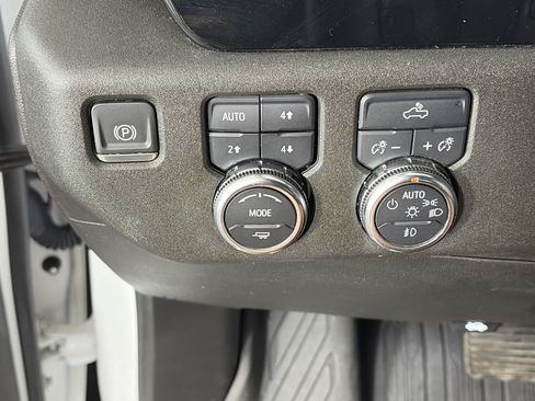 Used 2024 GMC Sierra 1500 Elevation w/ Preferred Package AWD/4WD image 30