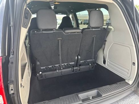 Used 2019 Dodge Grand Caravan SXT FWD image 27