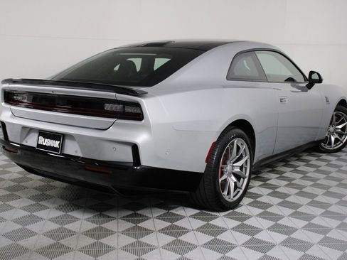 Used 2025 Dodge Charger Daytona Scat Pack w/ Track Pack AWD/4WD image 4