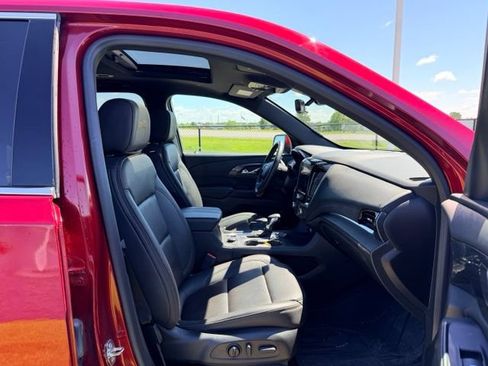 Used 2023 Chevrolet Traverse High Country AWD/4WD image 11