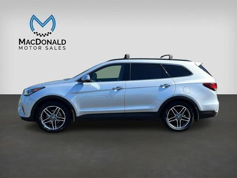 Used 2017 Hyundai Santa Fe FWD image 4