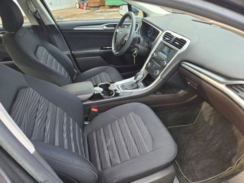 Used 2016 Ford Fusion SE image 32