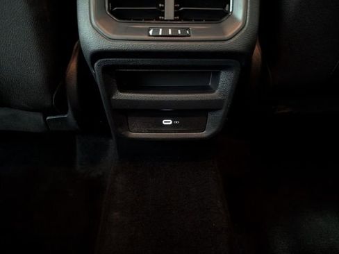 Used 2025 Volkswagen Taos SE image 10