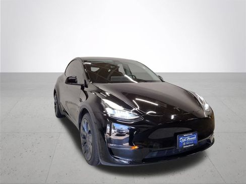 Used 2023 Tesla Model Y Long Range AWD/4WD image 4