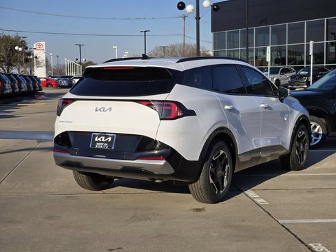 New 2026 Kia Sportage SX FWD image 4