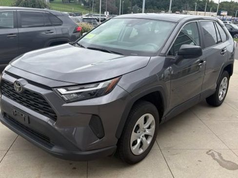 Used 2024 Toyota RAV4 LE AWD/4WD image 3