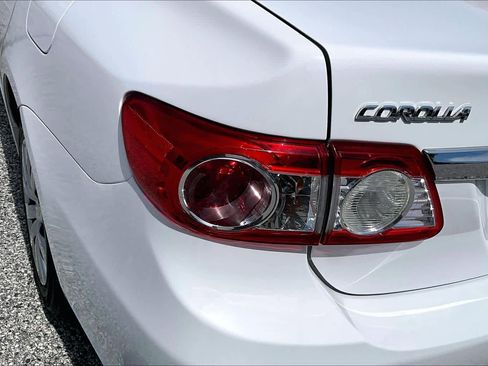 Used 2013 Toyota Corolla LE FWD image 27