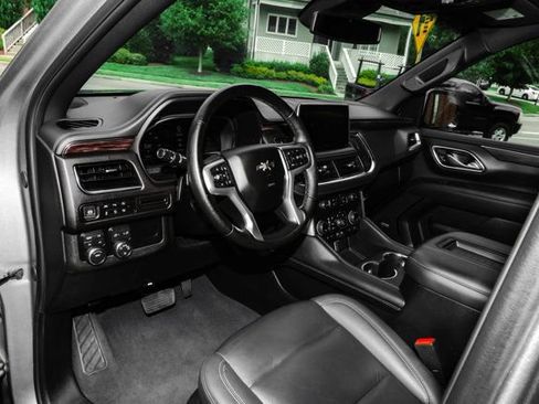 Used 2024 Chevrolet Suburban Z71 w/ Luxury Package AWD/4WD image 30